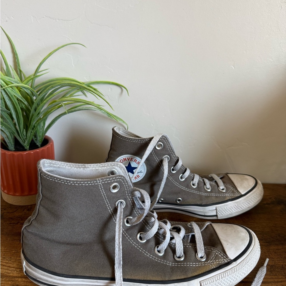 Converse Gray High-Top Sneakers men’s 6 women’s 8 - Picture 4 of 6